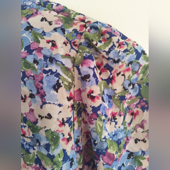 Reitmans Floral Top💐 - Picture 4 of 5